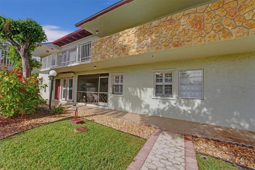 Picture of 860 SE 6Th Ave 402, Deerfield Beach FL 33441