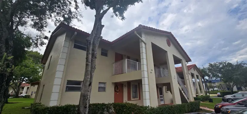 Picture of 3071 Holiday Springs Blvd 102, Margate FL 33063