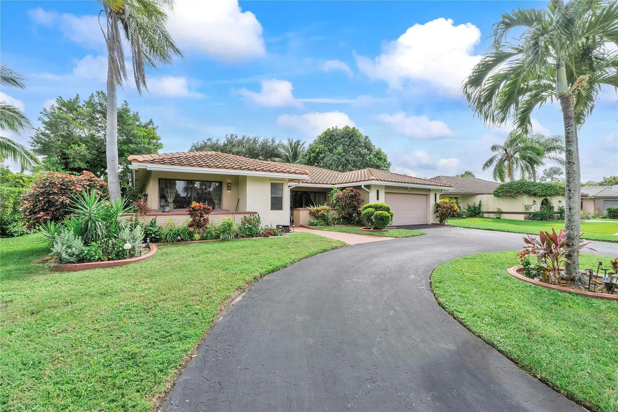 Picture of 10162 NW 16Th Ct, Coral Springs, FL 33071