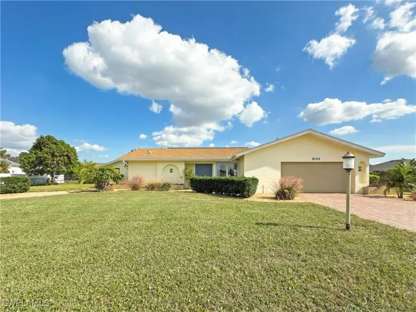 Picture of 1643 Country Club Pkwy, Lehigh Acres, FL 33936