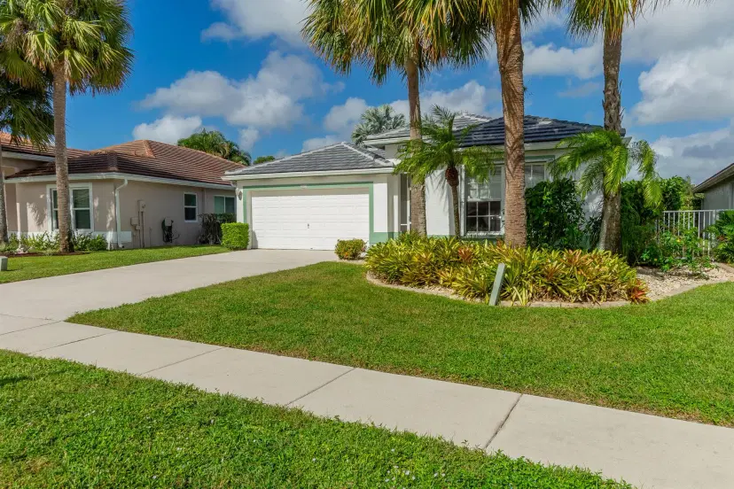 Picture of 1621 Lakefield North Court, Wellington FL 33414