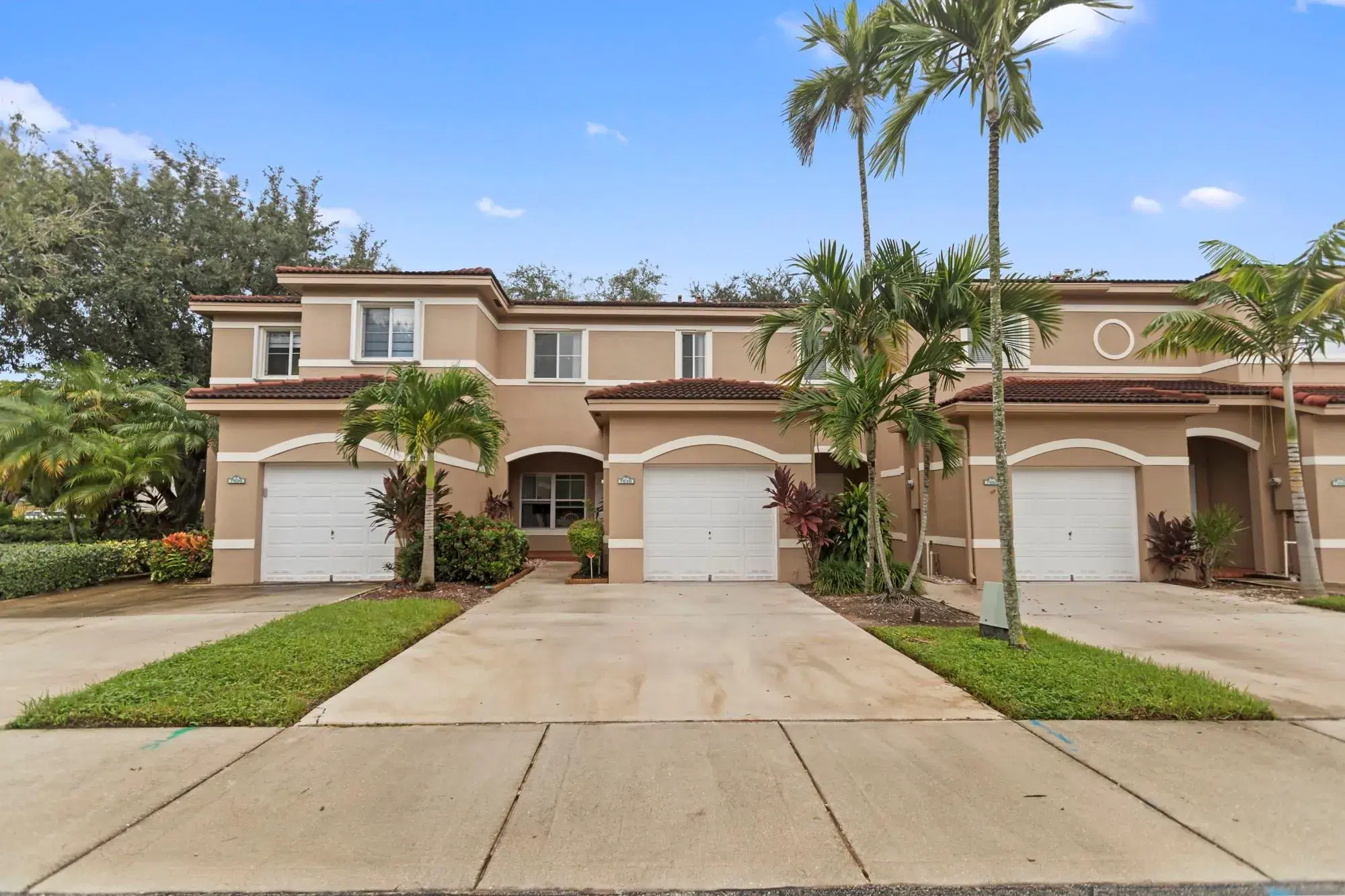 Picture of 7630 S S Southwood Cir 7630, Davie, FL 33328