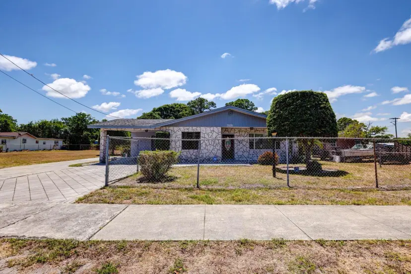 Picture of 2609 Avenue J, Fort Pierce FL 34947