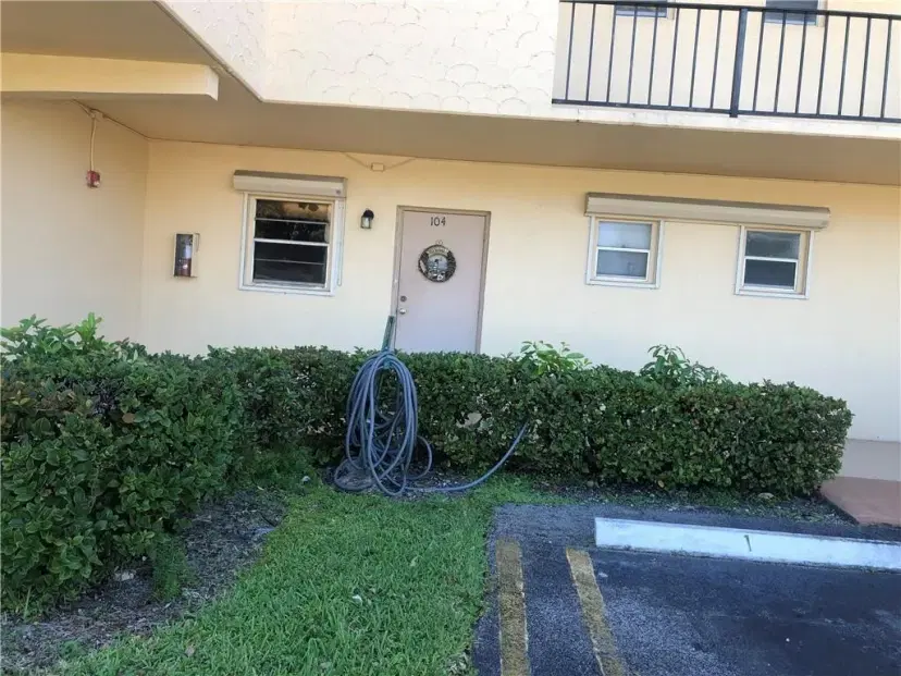 Picture of 100 Berkley Rd 104, Hollywood FL 33024