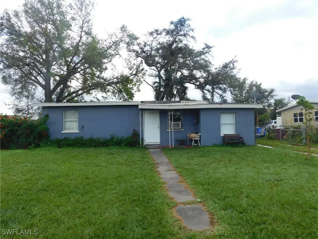 Picture of 3350 Apache St, Fort Myers, FL 33916