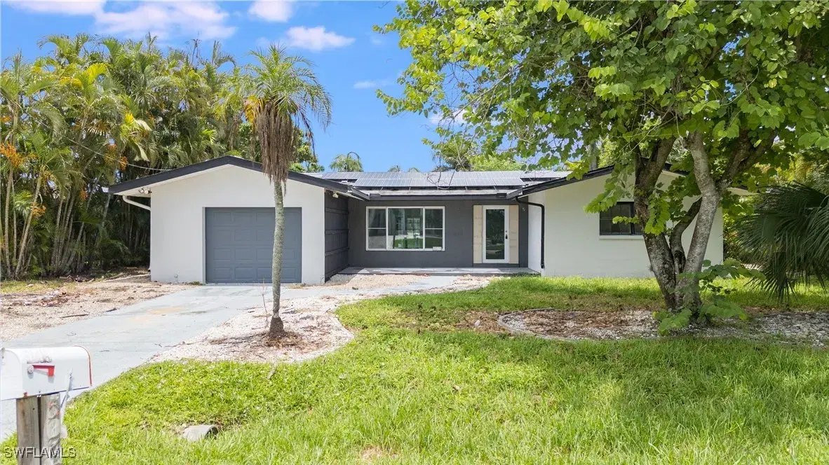 Picture of 5279 Stratford Ct Sw, Cape Coral, FL 33904