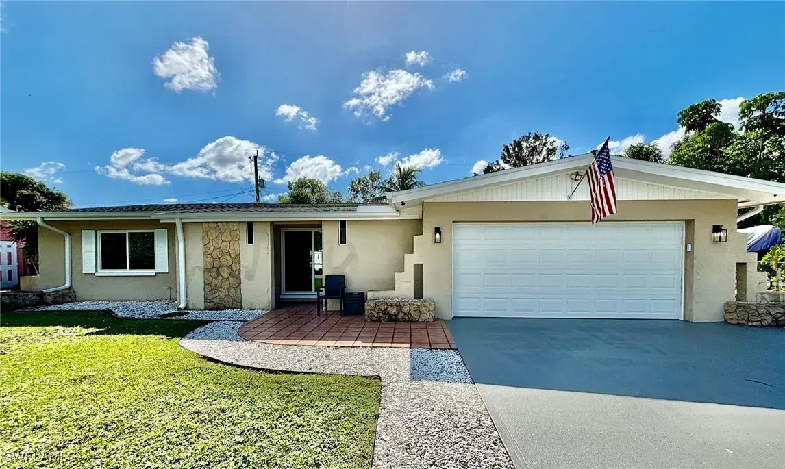 Picture of 1424 Collins Rd, Fort Myers, FL 33919