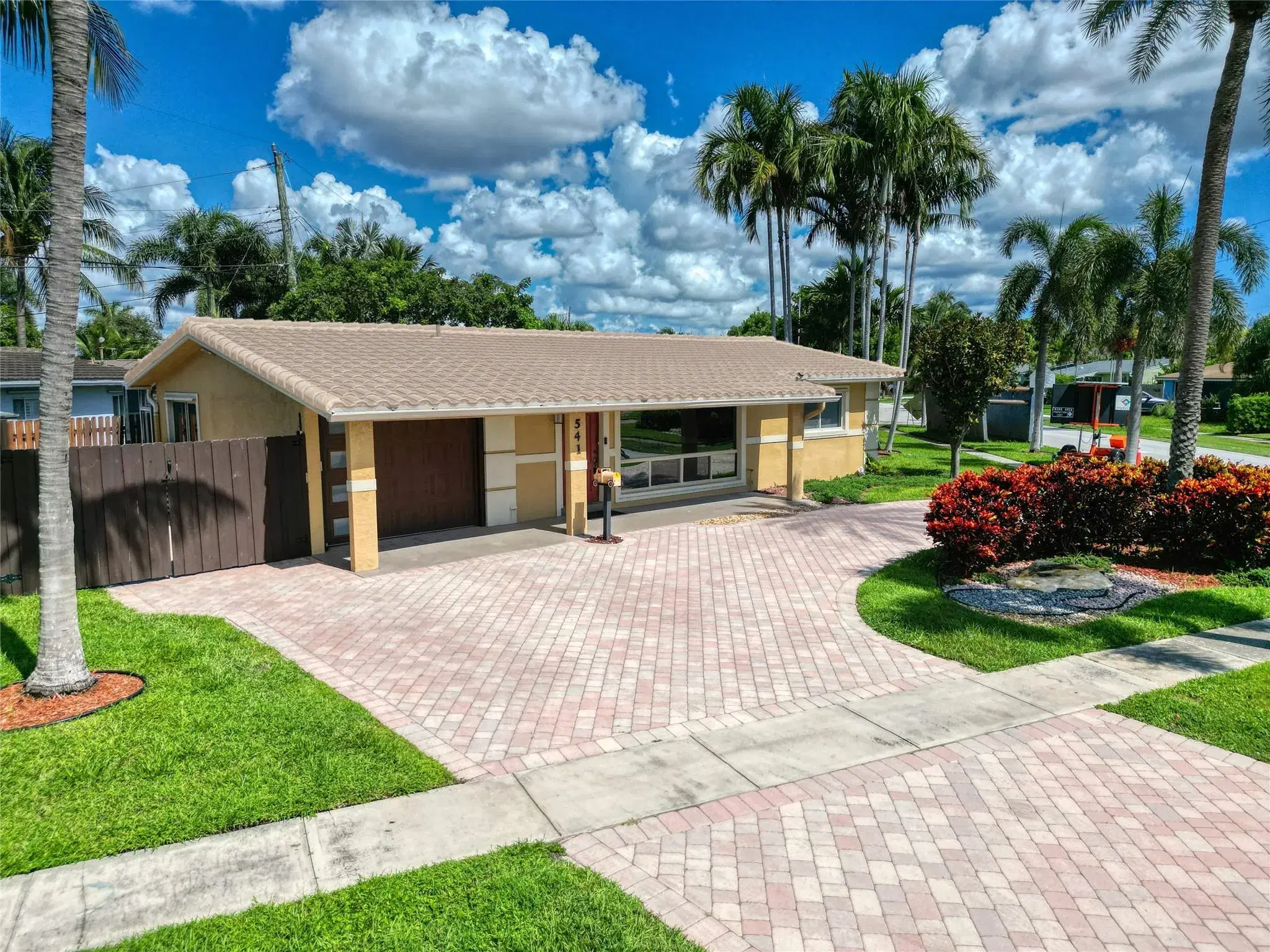 Picture of 541 SE 4Th St, Deerfield Beach, FL 33441