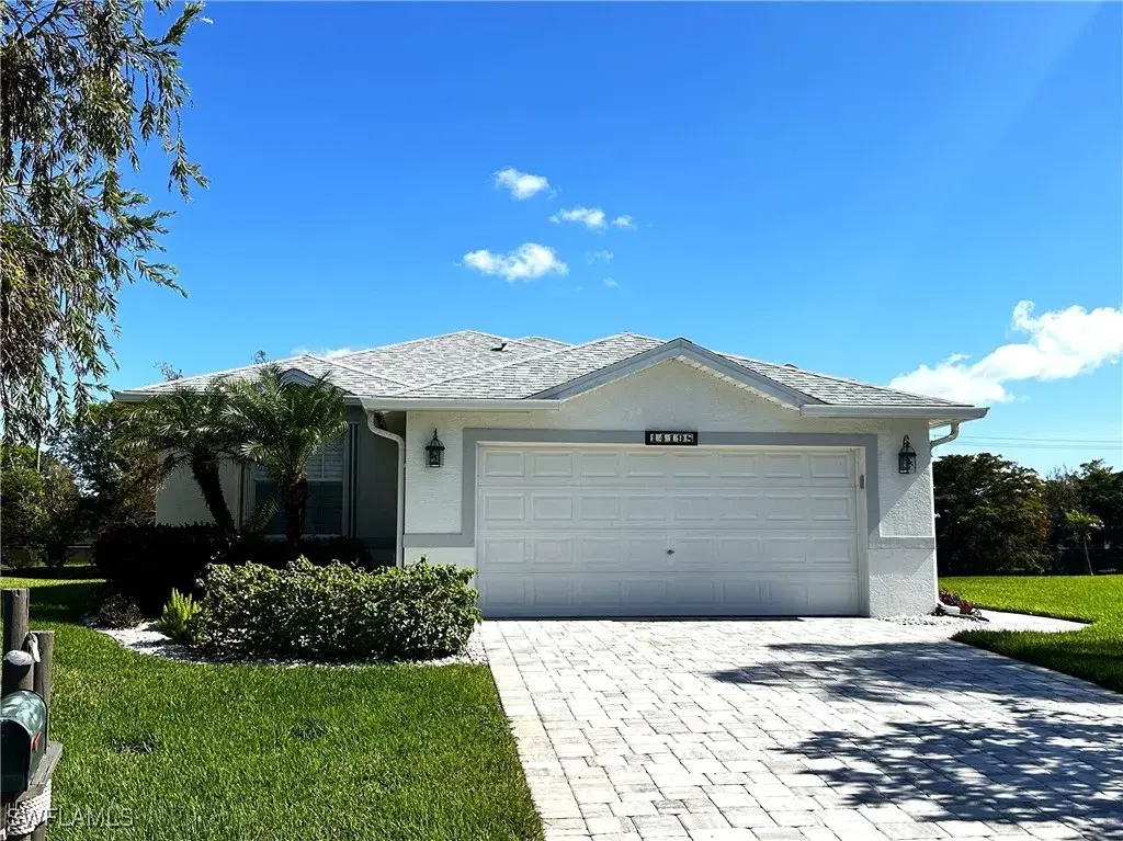 Picture of 14198 Grosse Pointe Ln, Fort Myers, FL 33919