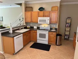 Picture of 8450 Village Edge Cir 6, Fort Myers, FL 33919