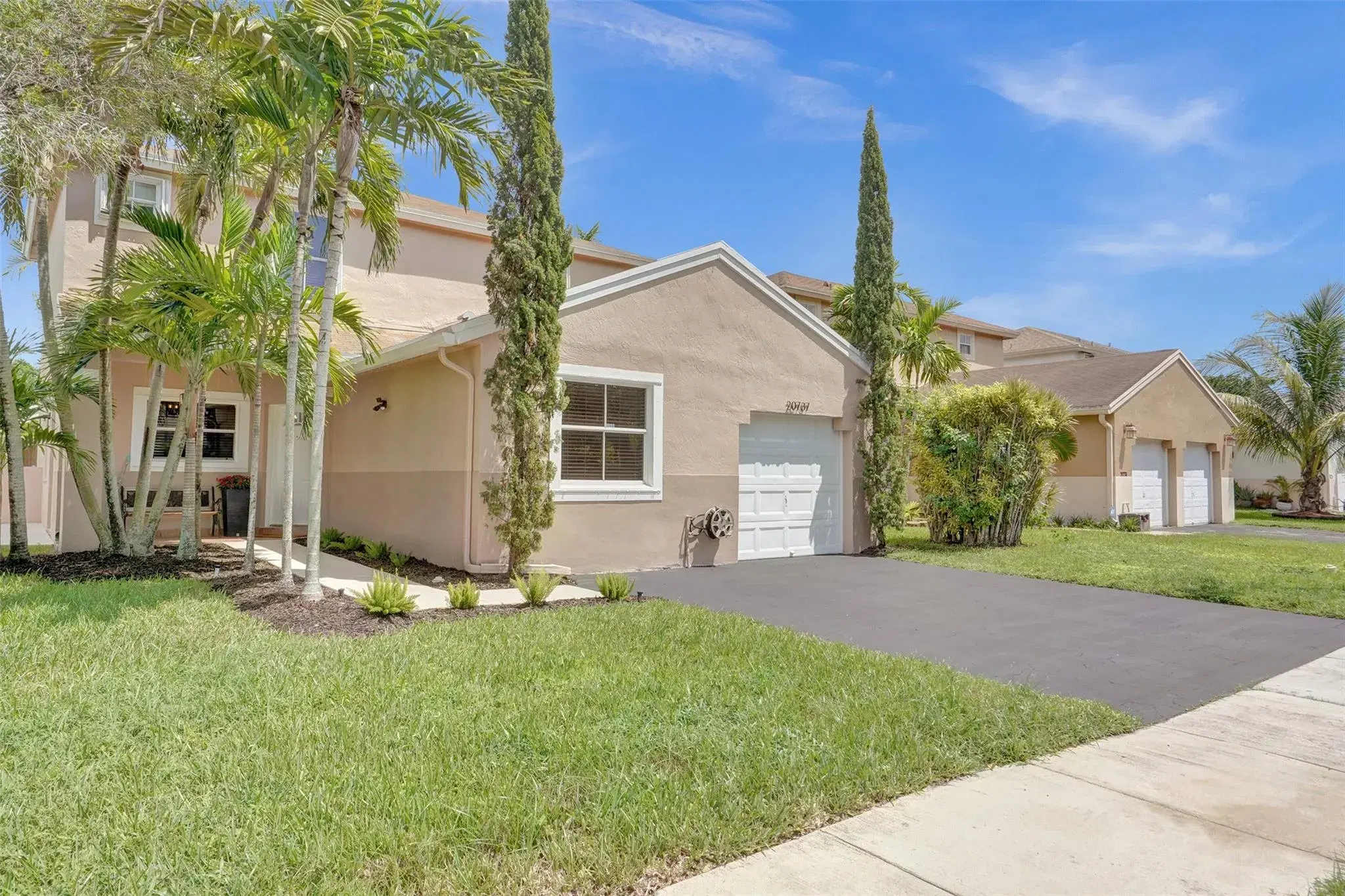 Picture of 20737 NW 3Rd St, Pembroke Pines, FL 33029