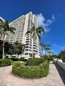 Picture of 2500 Parkview Drive 1414, Hallandale Beach, FL 33009