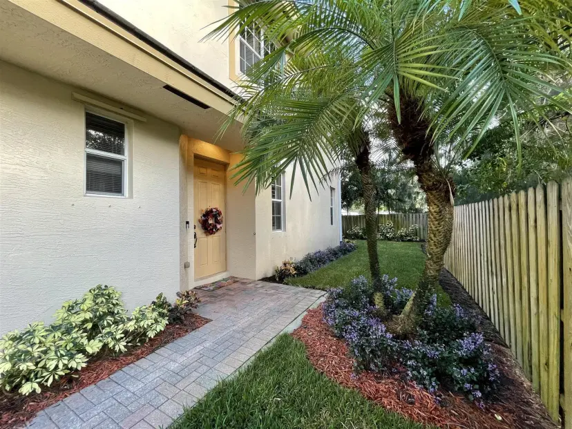 Picture of 328 SE Bloxham Way, Stuart FL 34997