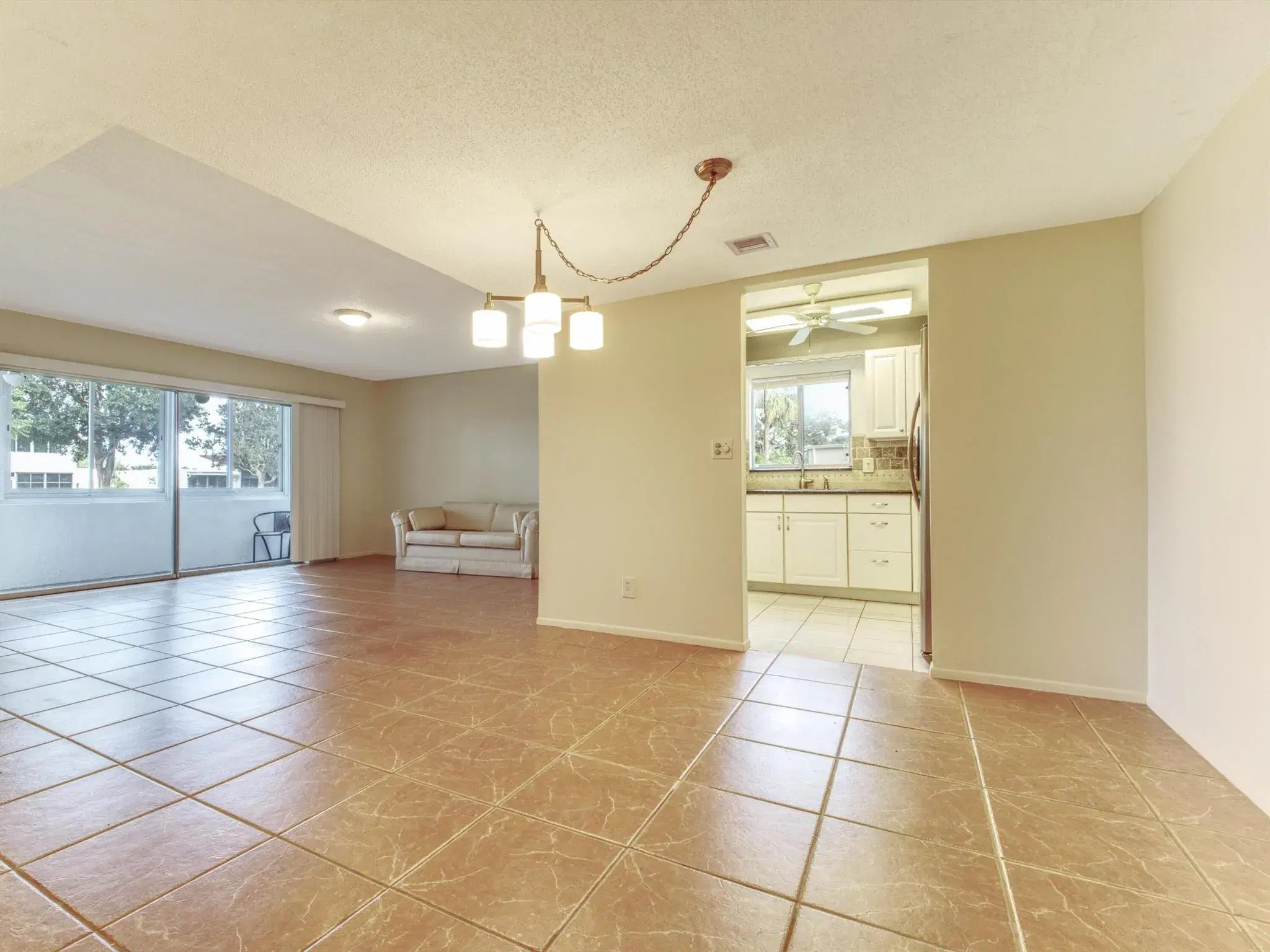 Picture of 2580 Boundbrook Boulevard 101, West Palm Beach, FL 33406