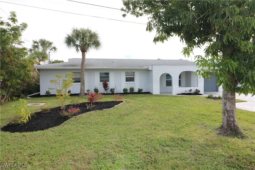 Picture of 4318 S Pacific Cir, North Fort Myers, FL 33903