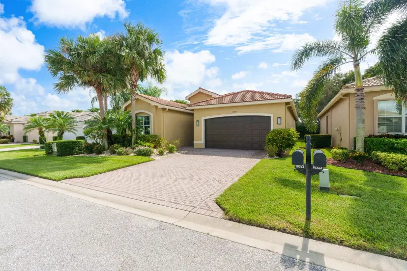 Picture of 10929 Carmelcove Circle, Boynton Beach FL 33473