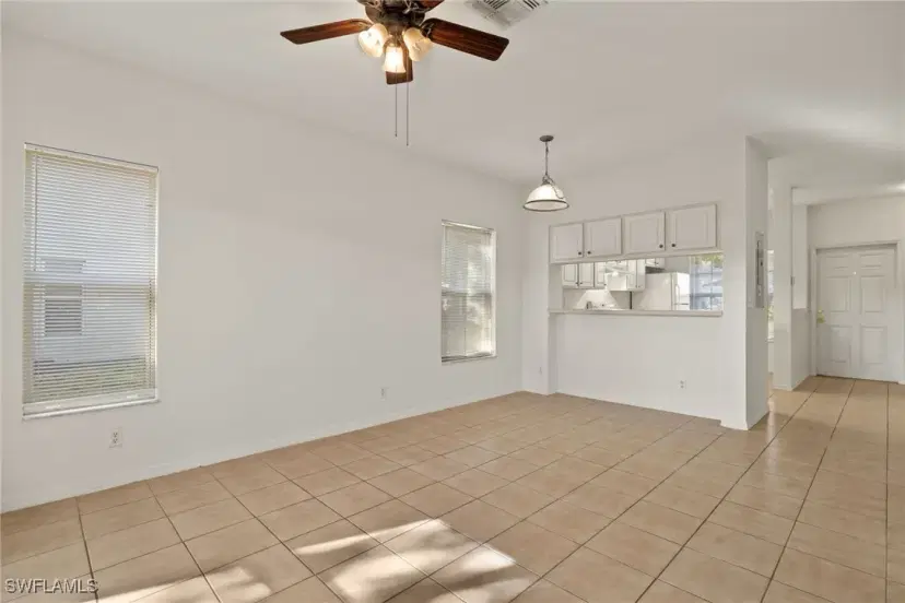 Picture of 8261 Pacific Beach Dr, Fort Myers FL 33966