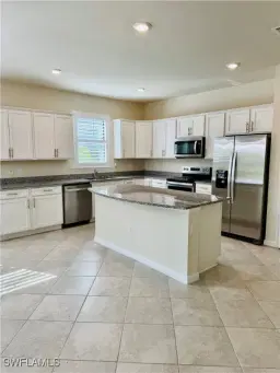 Picture of 3660 E Hampton Cir, Alva, FL 33920