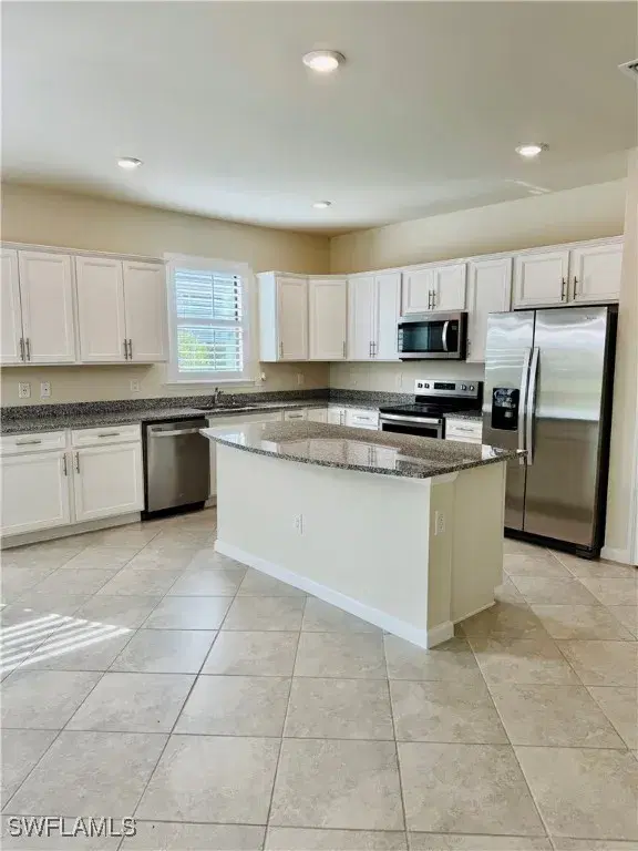 Picture of 3660 E Hampton Cir, Alva FL 33920