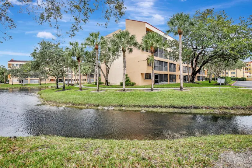 Picture of 8592 W Sunrise Blvd 410, Plantation FL 33322