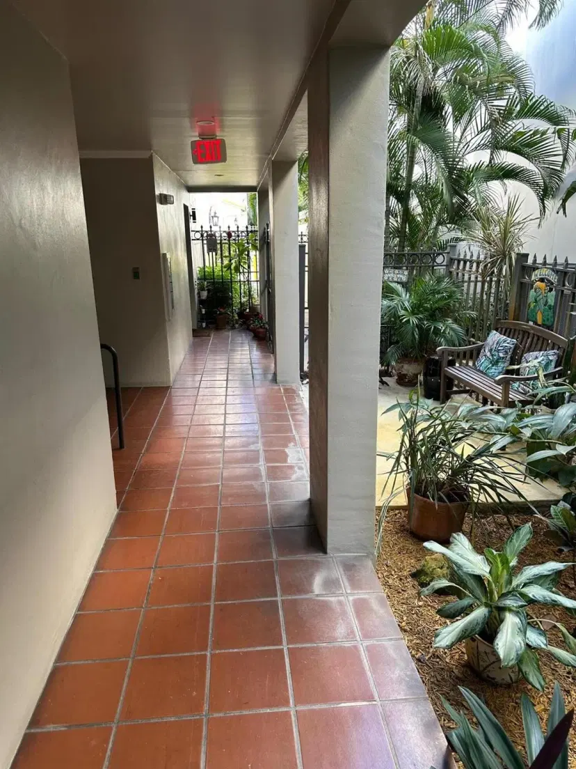 Picture of 580 S Sapodilla Avenue 107, West Palm Beach FL 33401