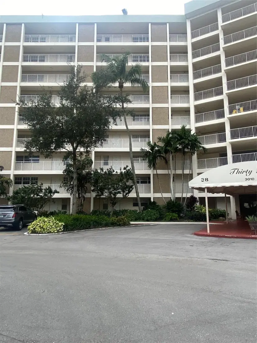 Picture of 3010 N Course Dr 106, Pompano Beach FL 33069