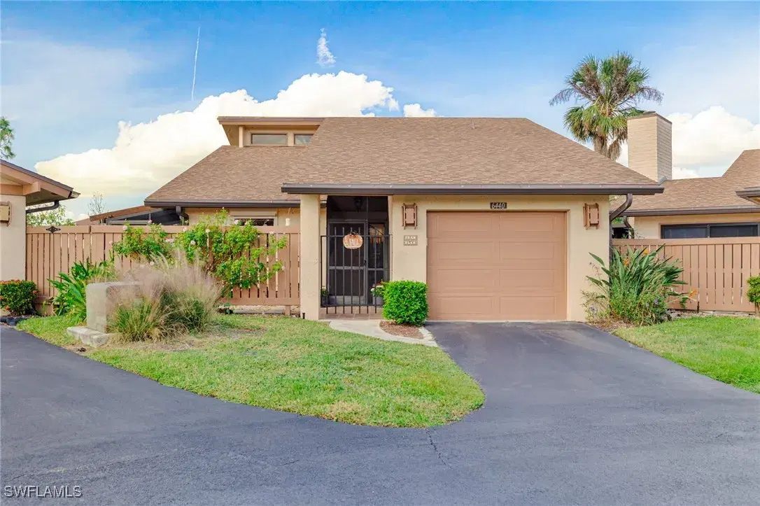 Picture of 6440 Royal Woods Dr, Fort Myers, FL 33908