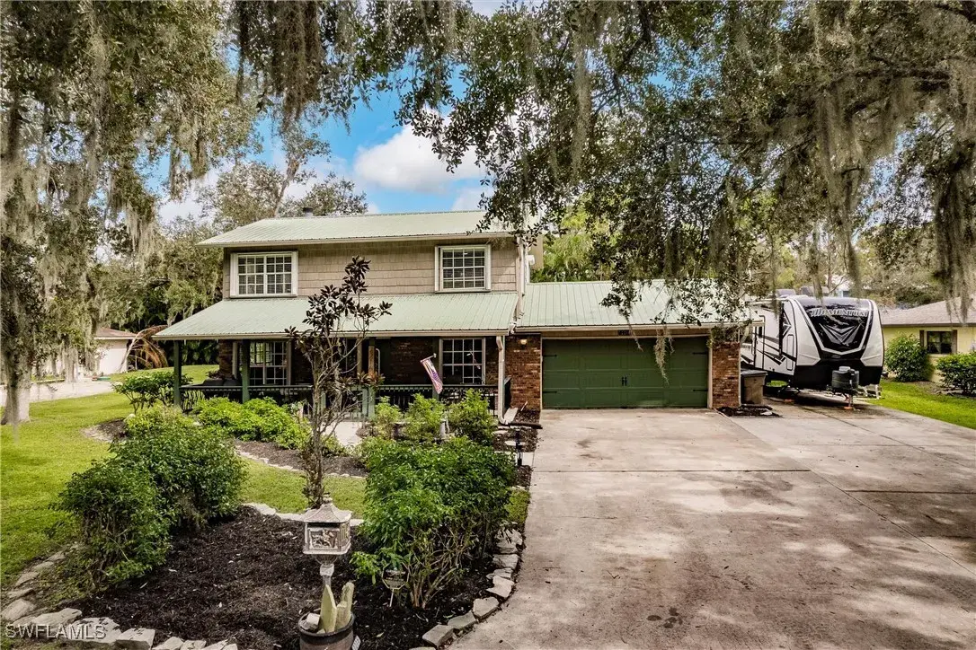 Picture of 2216 River Oak Ln, Fort Myers, FL 33905