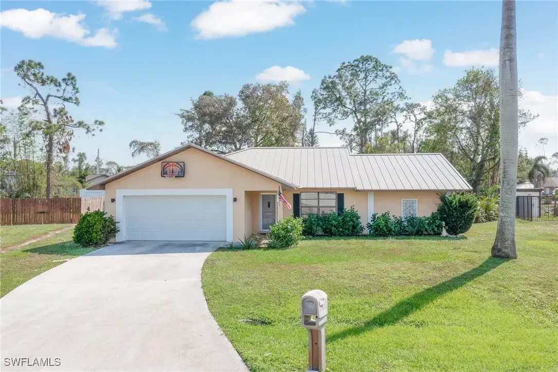 Picture of 18093 Laurel Valley Rd, Fort Myers, FL 33967