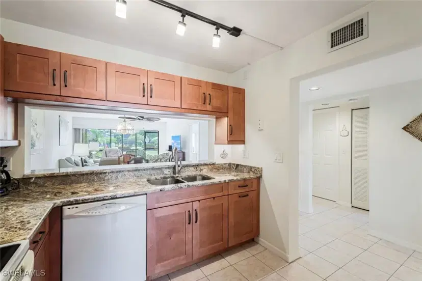 Picture of 1208 Commonwealth Cir J-103, Naples FL 34116