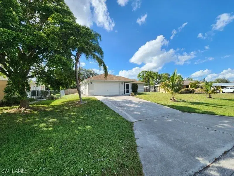 Picture of 27670 Tierra Del Sol Ln, Bonita Springs, FL 34135