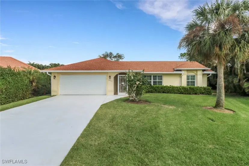 Picture of 1030 Moon Lake Dr, Naples FL 34104