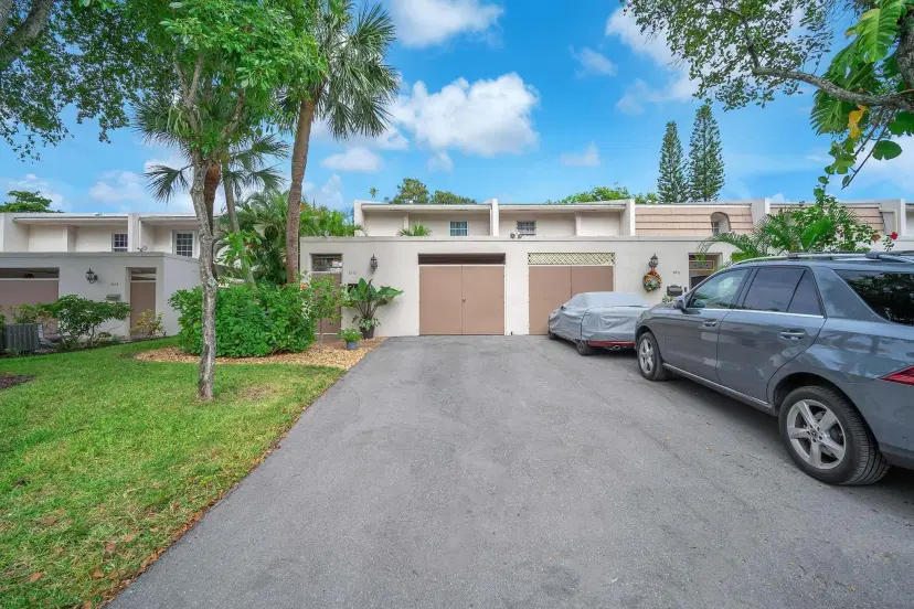 Picture of 3073 N Palm Aire Dr 3073, Pompano Beach FL 33069