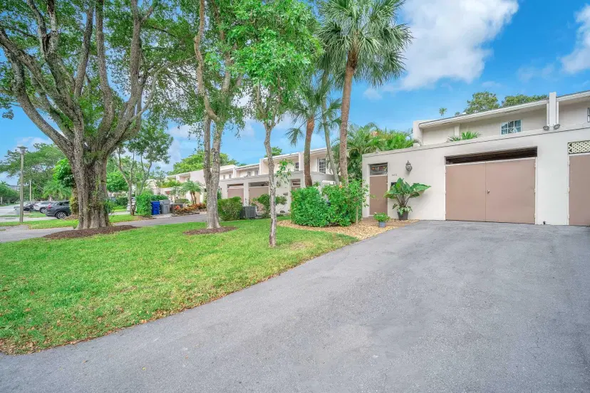 Picture of 3073 N Palm Aire Dr 3073, Pompano Beach FL 33069