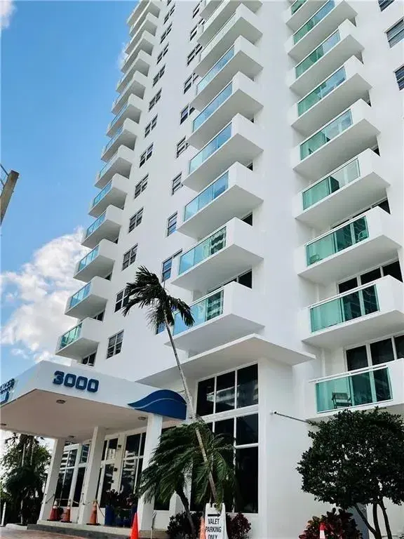 Picture of 3000 S Ocean Dr 312, Hollywood, FL 33019