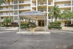 Picture of 3520 Oaks Way 806, Pompano Beach, FL 33069