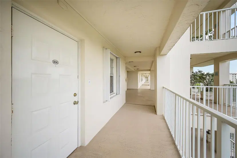 Picture of 3520 Oaks Way 806, Pompano Beach FL 33069