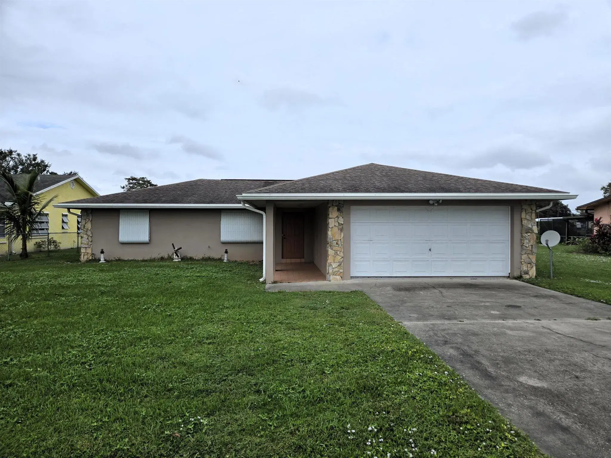 Picture of 2907 SE 21St Court, Okeechobee, FL 34974