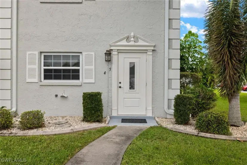 Picture of 7050 Nantucket Cir 5, North Fort Myers FL 33917