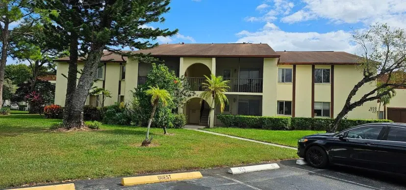 Picture of 4723 Sable Pine Circle D1, West Palm Beach FL 33417