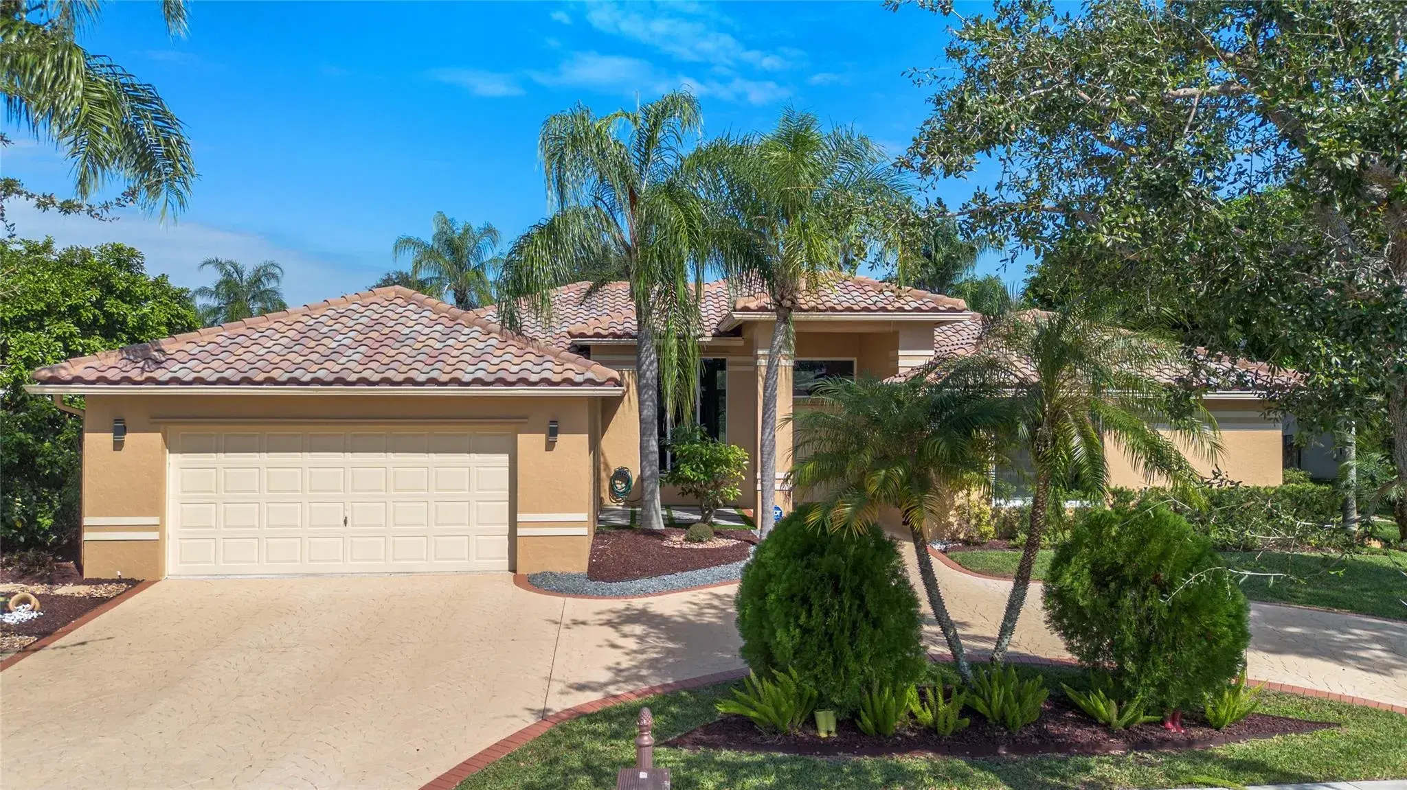 Picture of 517 Stonemont Ln, Weston, FL 33326