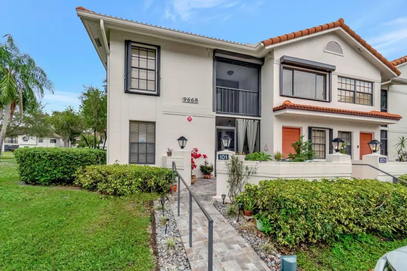 Picture of 9668 Sills Drive 101, Boynton Beach FL 33437