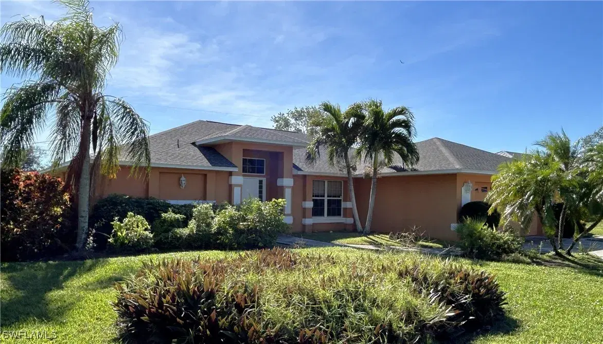 Picture of 1930 SE 1St St, Cape Coral, FL 33990