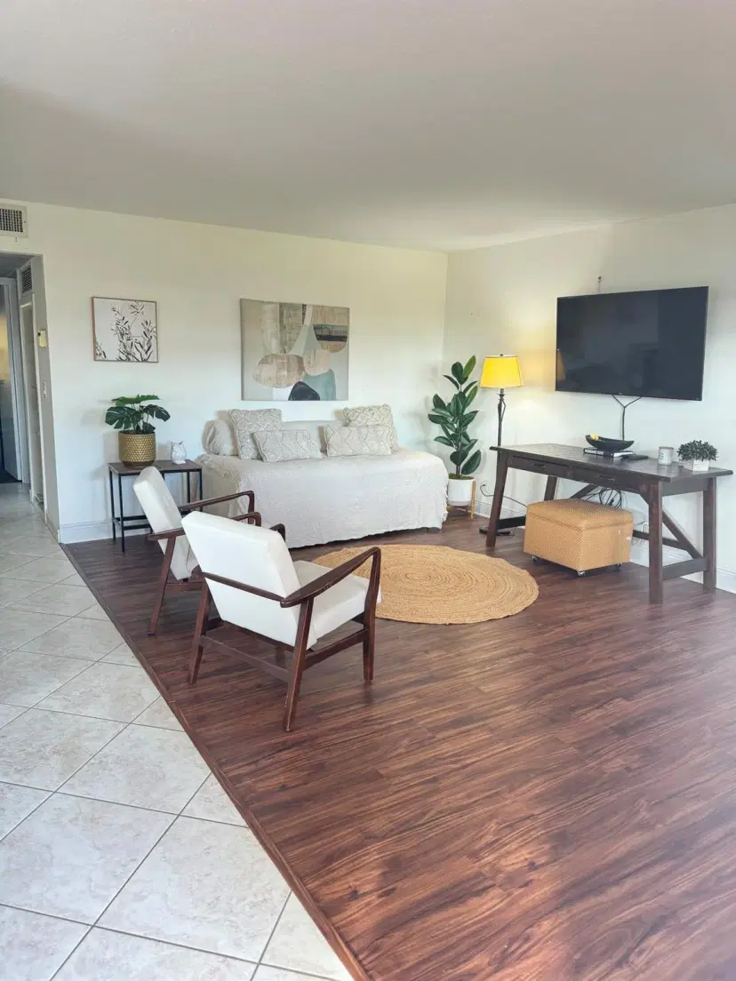 Picture of 289 Saxony G, Delray Beach FL 33446