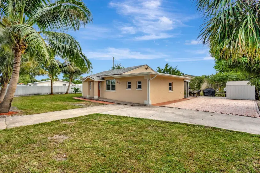 Picture of 2705 10Th Avenue N, Lake Worth FL 33461