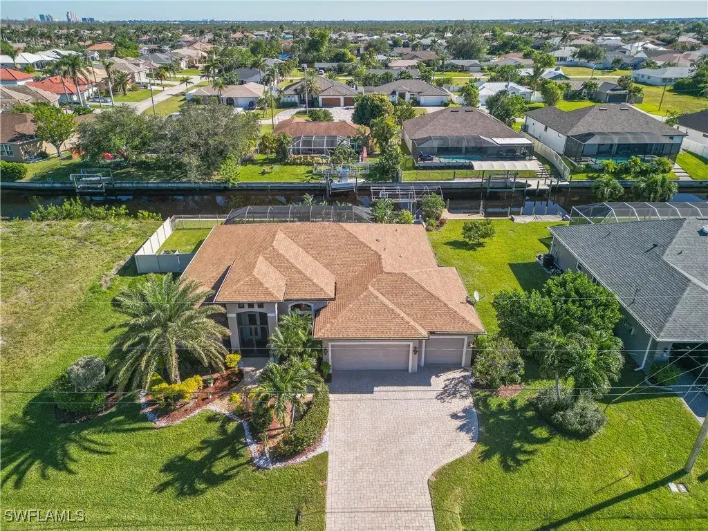 Picture of 2127 SE 17Th Pl, Cape Coral, FL 33990