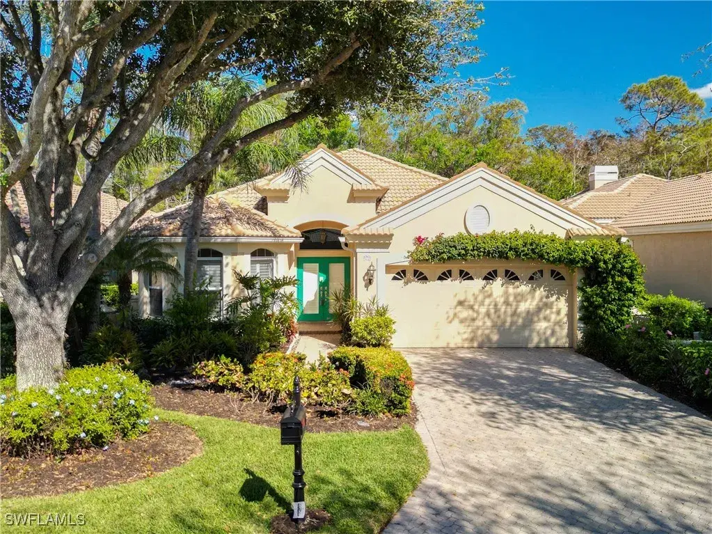 Picture of 9190 Troon Lakes Dr, Naples, FL 34109