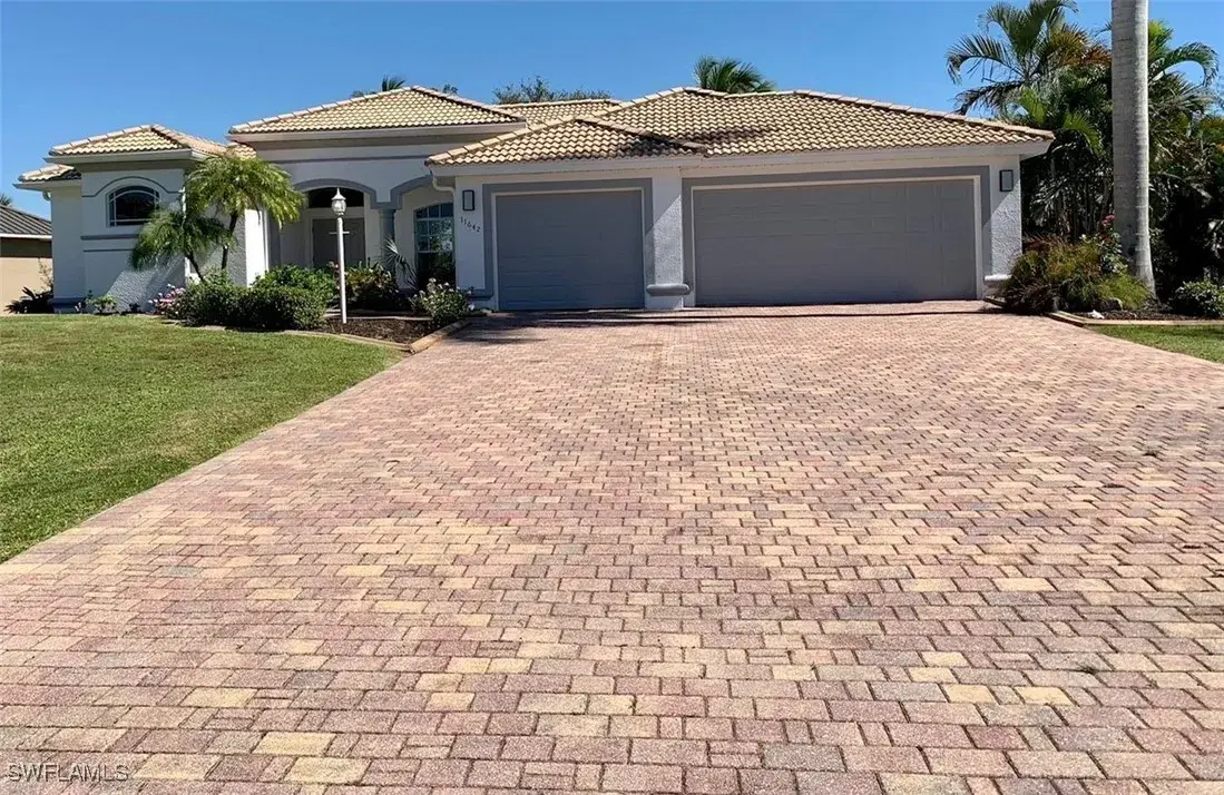 Picture of 11642 Royal Tee Cir, Cape Coral, FL 33991