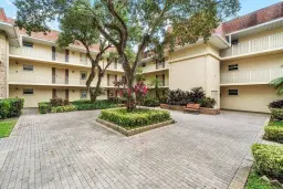 Picture of 5510 Tamberlane Circle 143, Palm Beach Gardens, FL 33418