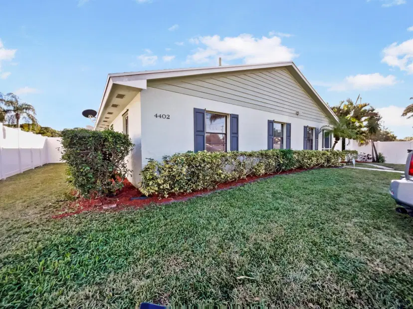 Picture of 4402 Walden Circle, Lake Worth FL 33463